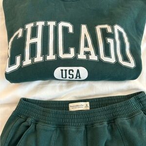 Abercrombie & Fitch Green Chicago Sweatshirt and Pants Set